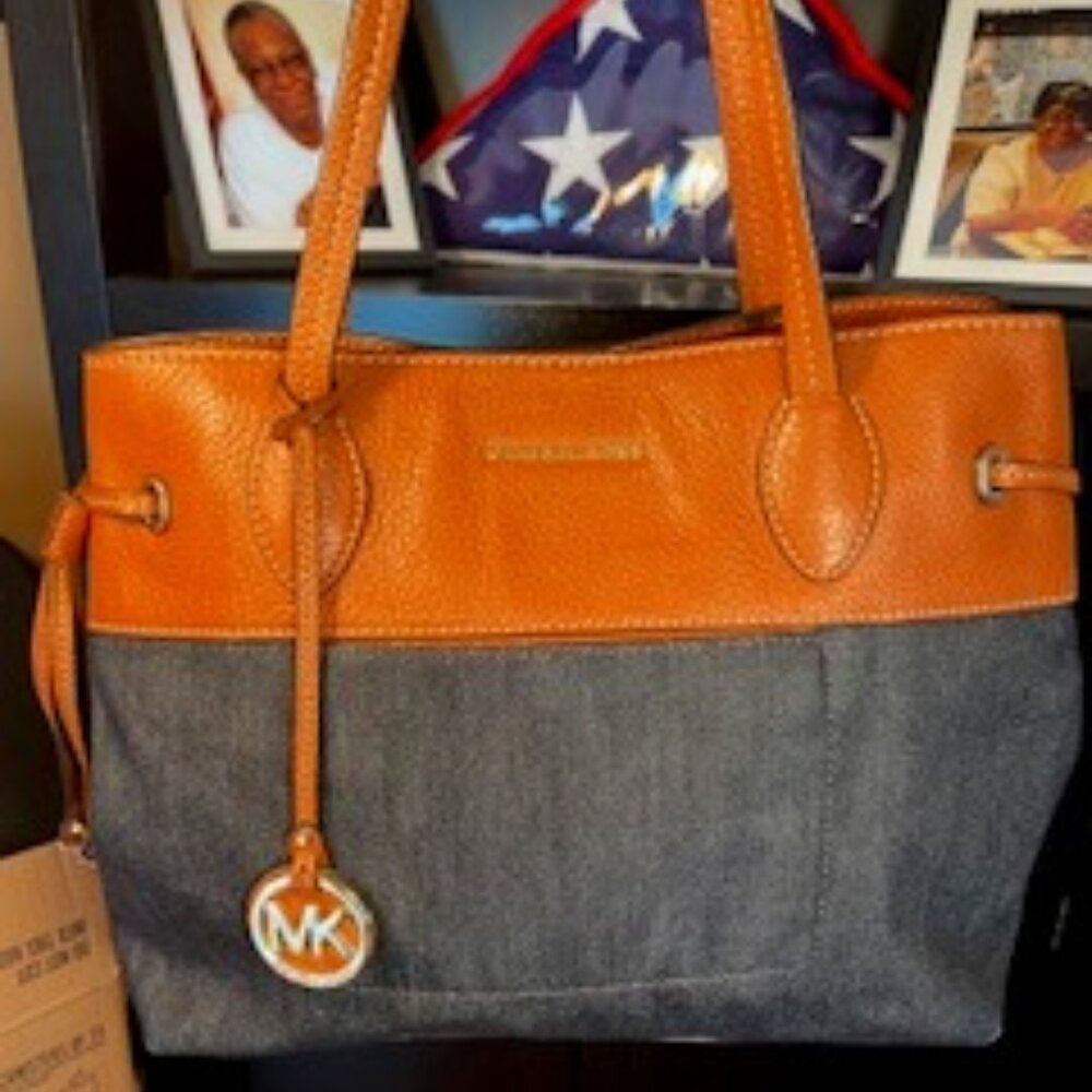 MICHAEL KORS, EUC JEAN AND LEATHER TOTE